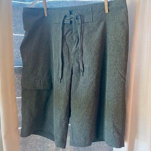 4/$20 Sale.                                        Men’s Gray Board Shorts